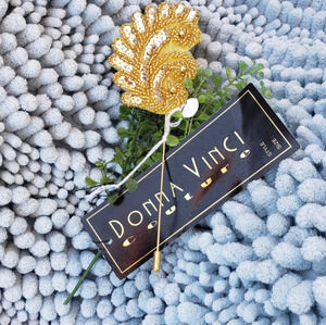 DONNA VINCI HAT PIN‎